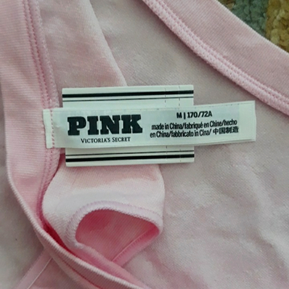 Pink VS thong - Picture 10 of 15